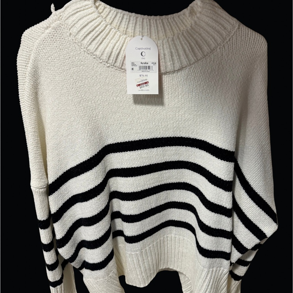NWT Arula Size C Women’s Striped Sweater - White and Black